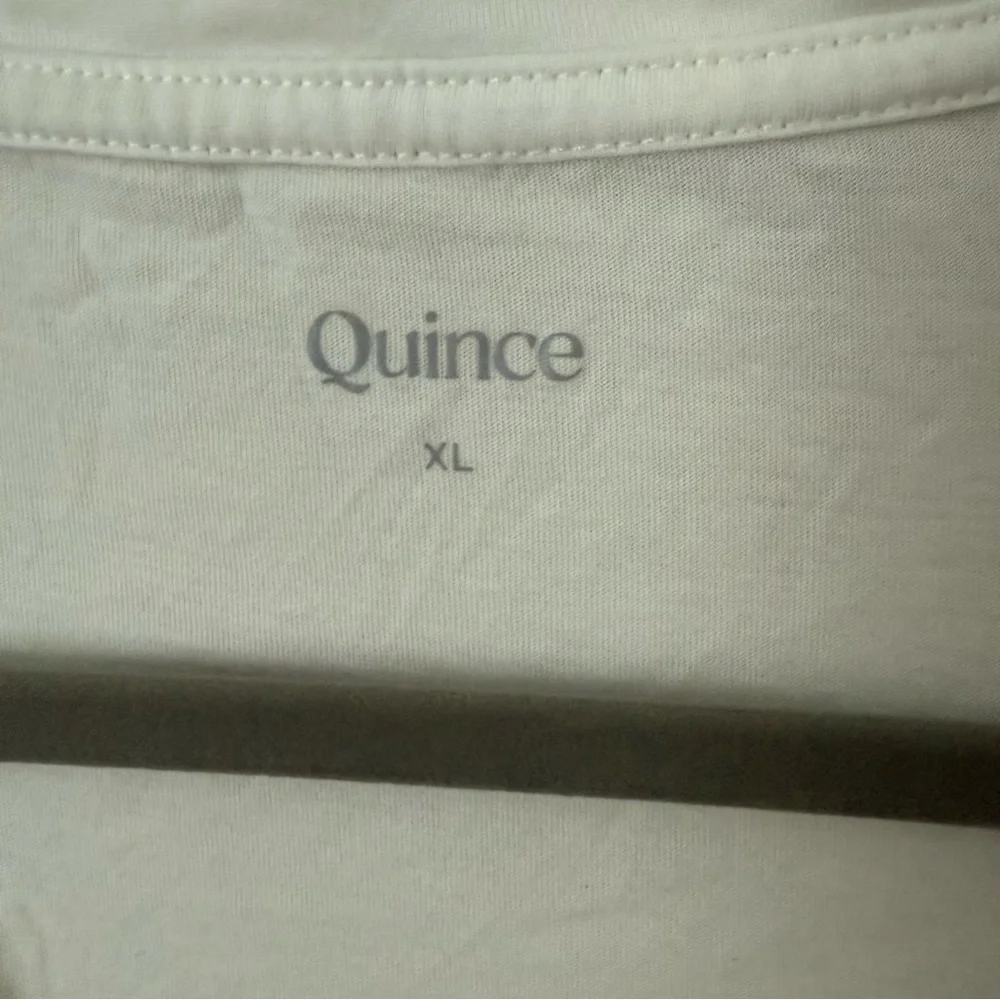 Quince Soft White Classic Basic Minimalist V-Neck T-Shirt X-Large - Picture 5 of 7